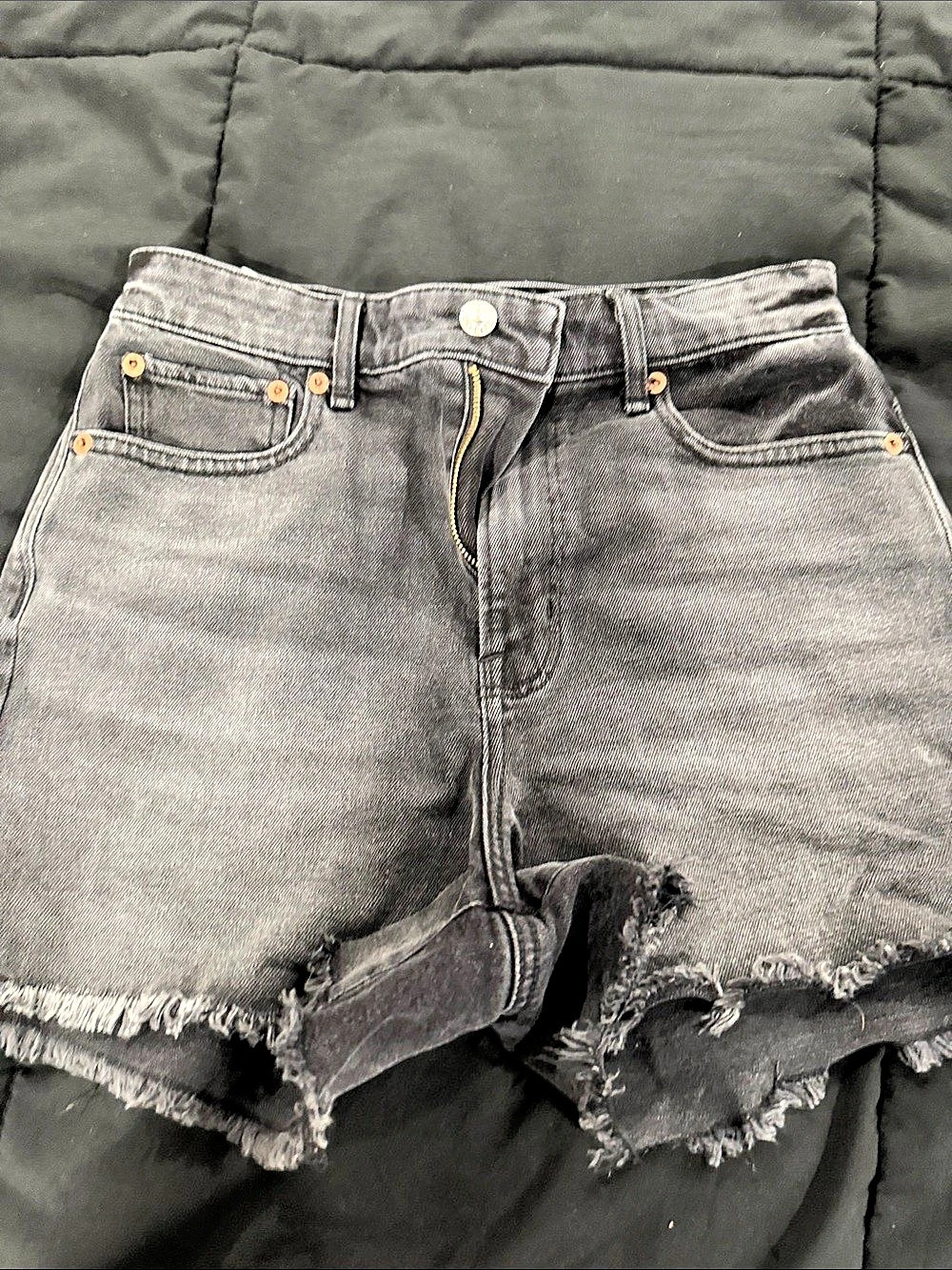 American Eagle AE Next Level High-Waisted Shortie Gray Size 2